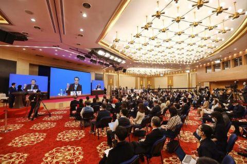 李克強：今年政府支出更多向民生領(lǐng)域傾斜，特別是義務(wù)教育和基本醫(yī)療